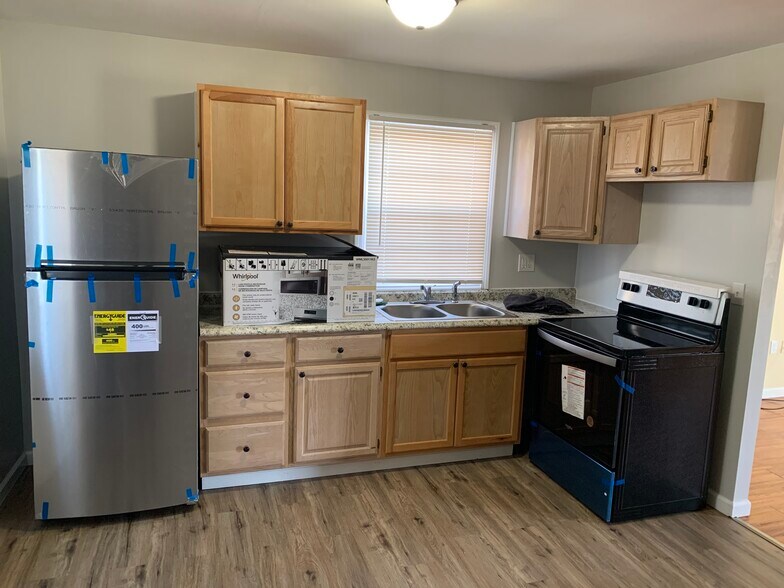 Building Photo - 709 Flintridge Dr