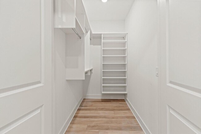 Building Photo - 614 N Pallas St