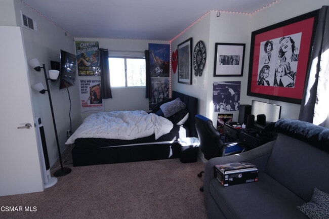 Building Photo - 2062 Sapra St