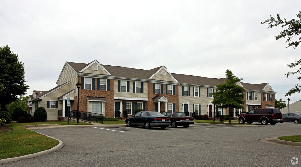 Primary Photo - Chestnut Square
