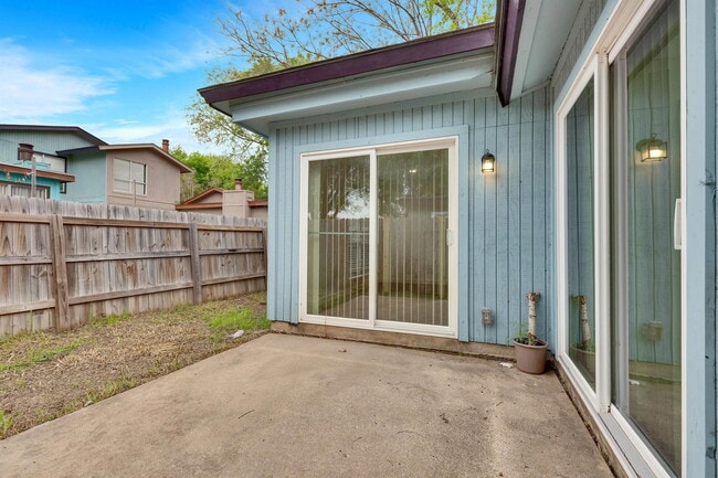 Building Photo - 6910 Lovely Ln