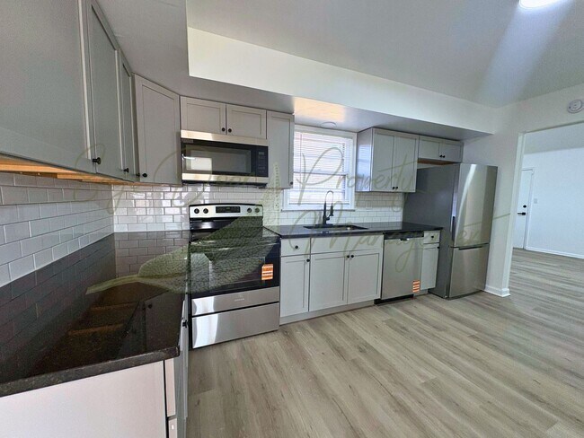 Building Photo - BEAUTIFUL HOME IN KANSAS CITY KANSAS