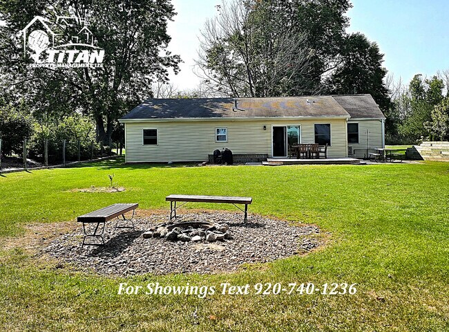 Building Photo - 2637 E Shore Dr