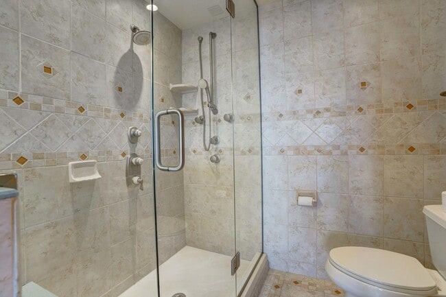 Building Photo - 840 Ocean Dr