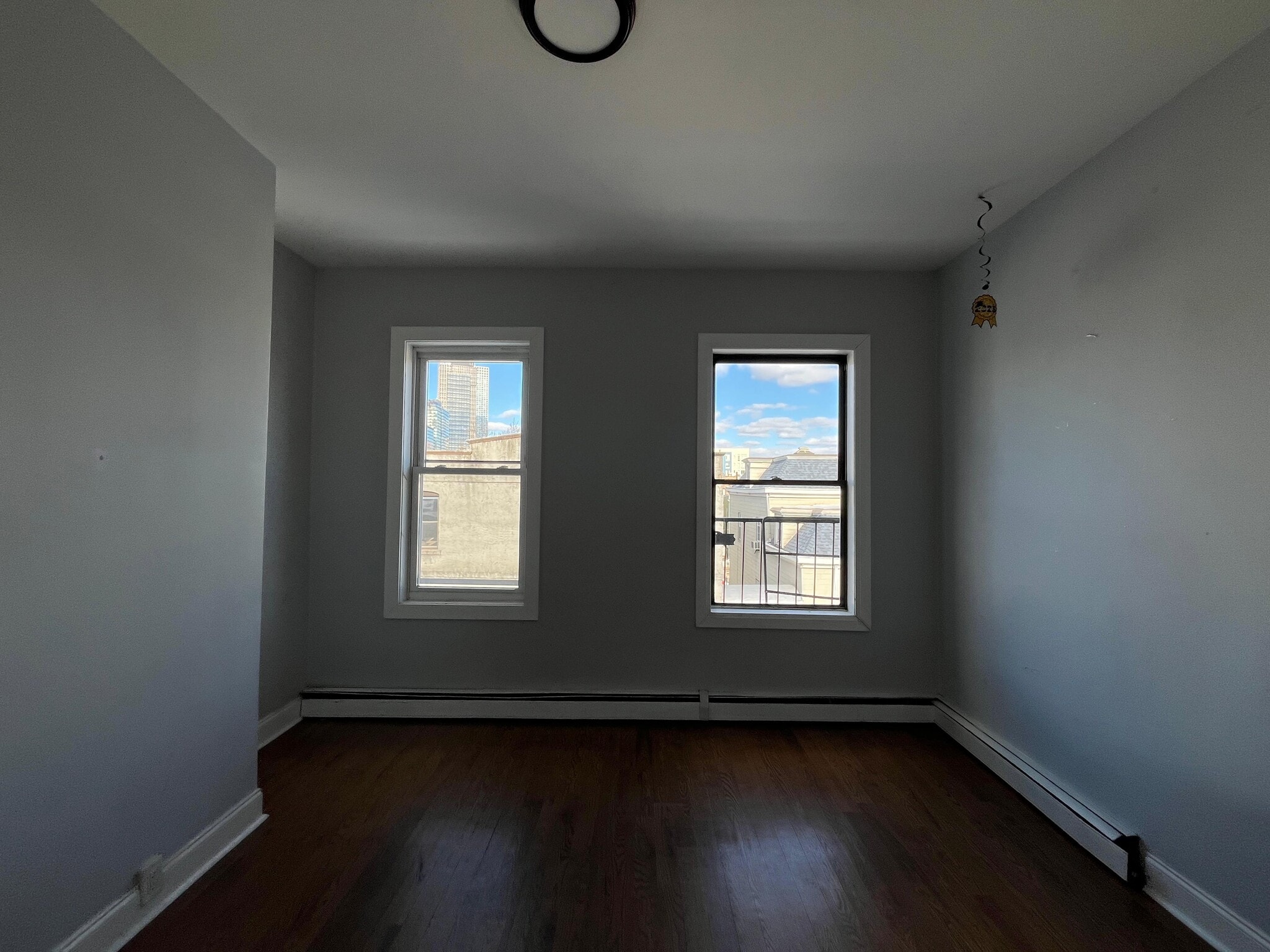 Building Photo - 485 Mercer St