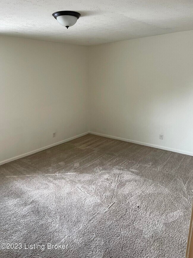 Building Photo - 404 N Hite Ave