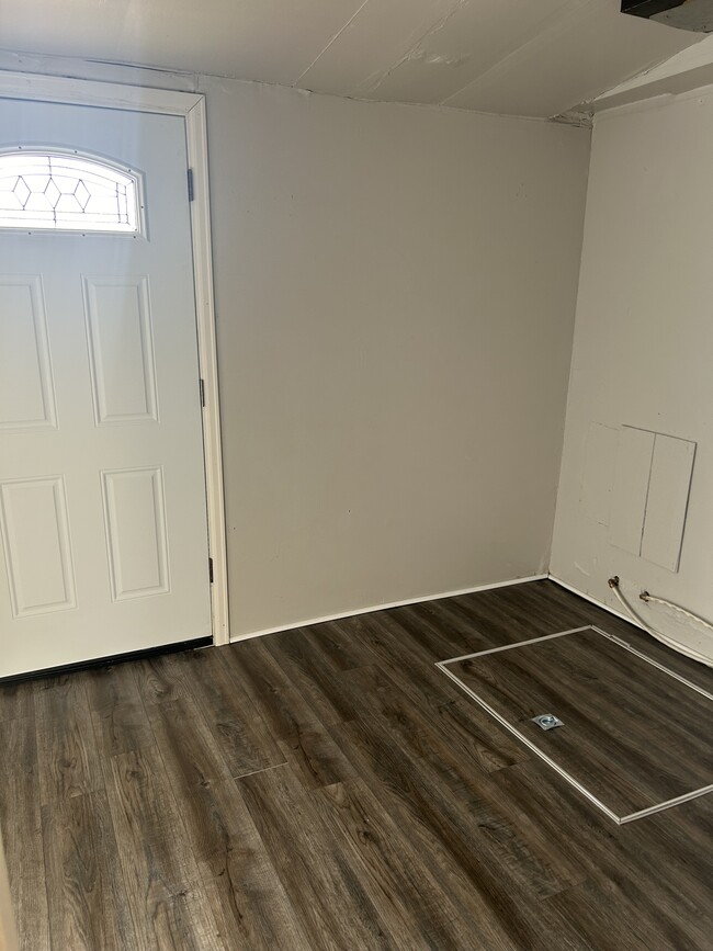 mud room - 837 E Vermijo Ave