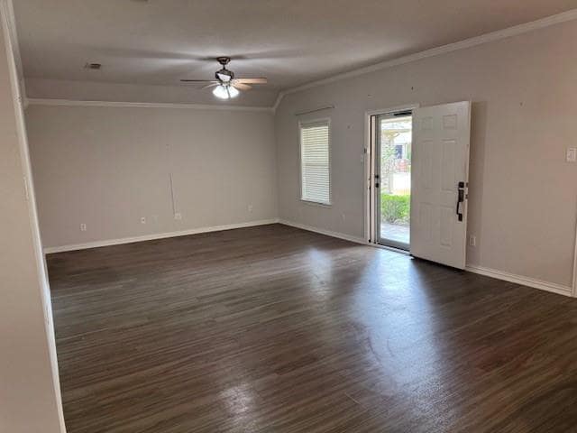 Building Photo - 106 Royal Crest Ct