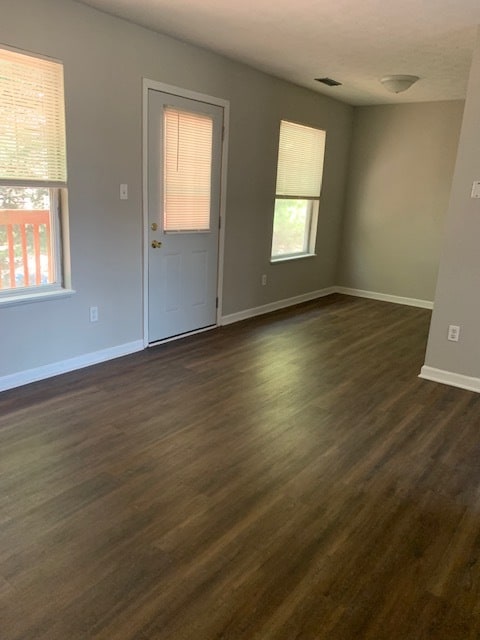 Building Photo - 39 Pine Dr