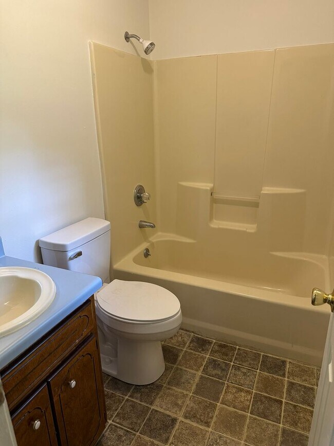 Building Photo - 73 Lavaughn Dr