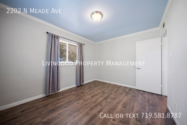 Building Photo - 2202 N Meade Ave