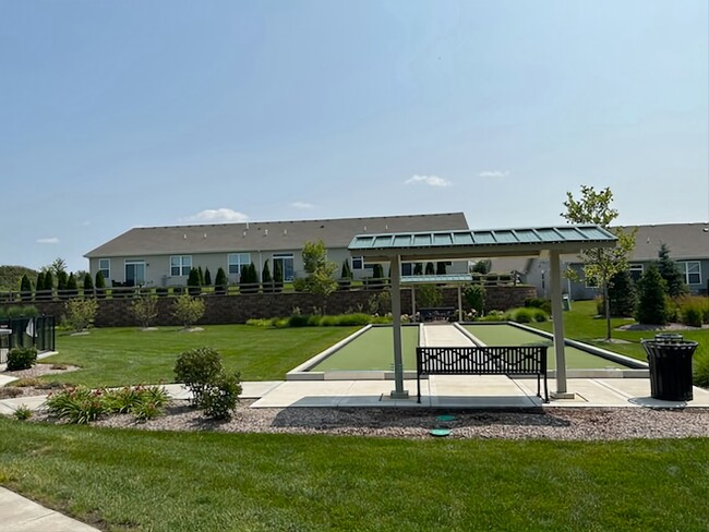Building Photo - 325 Sussex Ln
