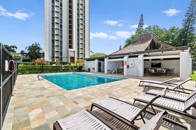 Building Photo - Beautiful 1 Bedroom Condo