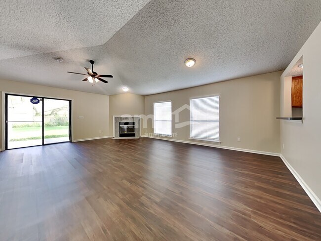 Building Photo - 945 Cherry Point Way