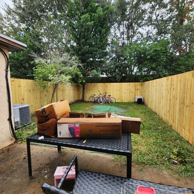 Building Photo - Coming Soon - 3 Bedroom 2.5 Bath Townhome