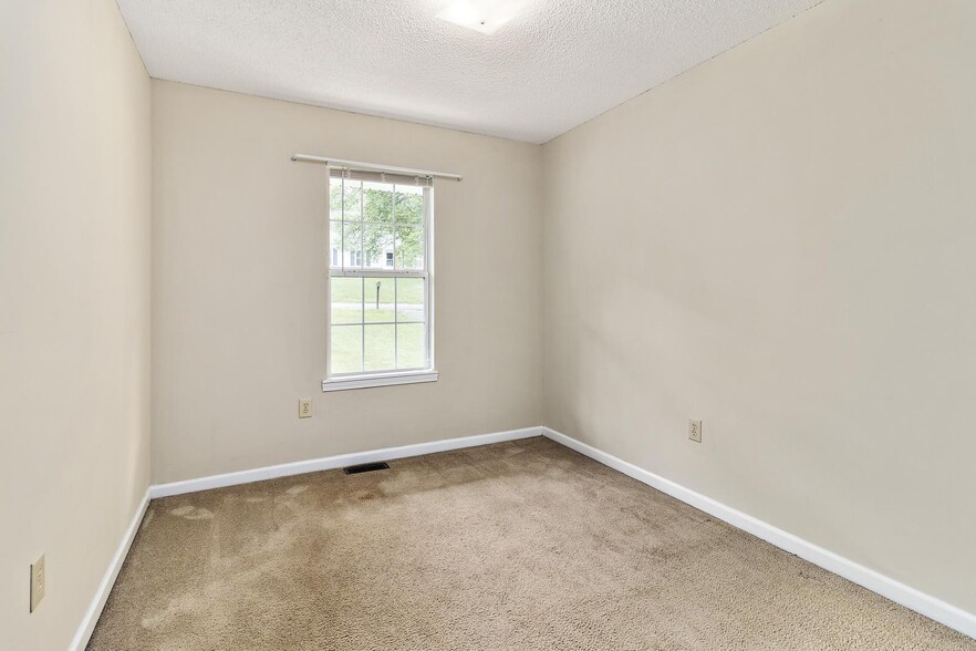 Bedroom - 1805 Colt Dr