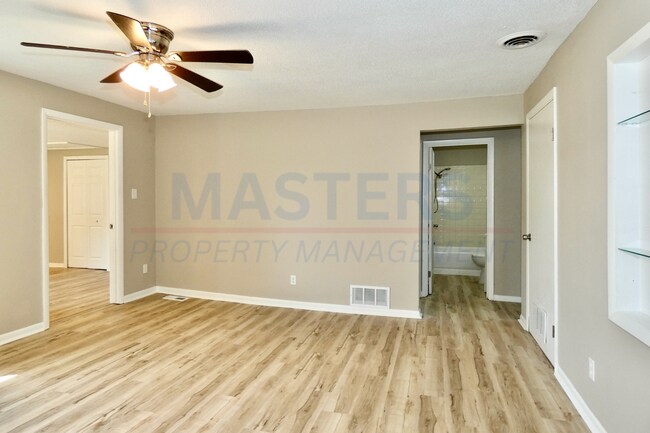 Building Photo - 2163 Hoops Dr