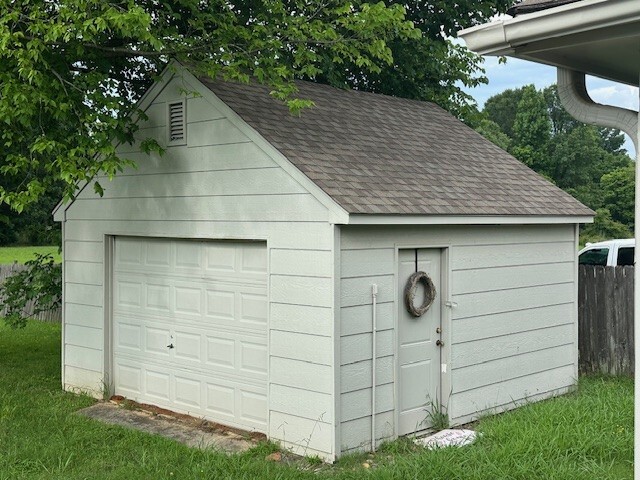 Building Photo - 5260 Stateline Rd W