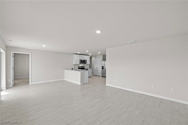 Building Photo - 2911 NW 9th Ave