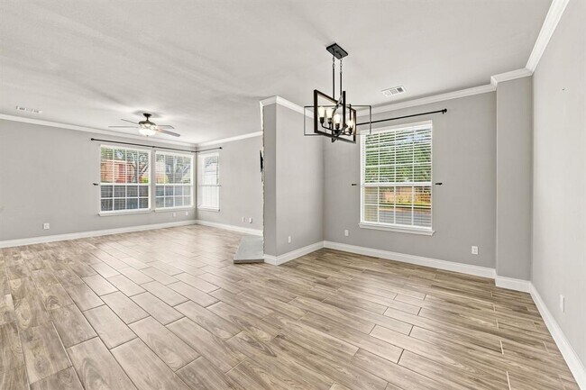 Building Photo - 1600 Viki Lynn Ct
