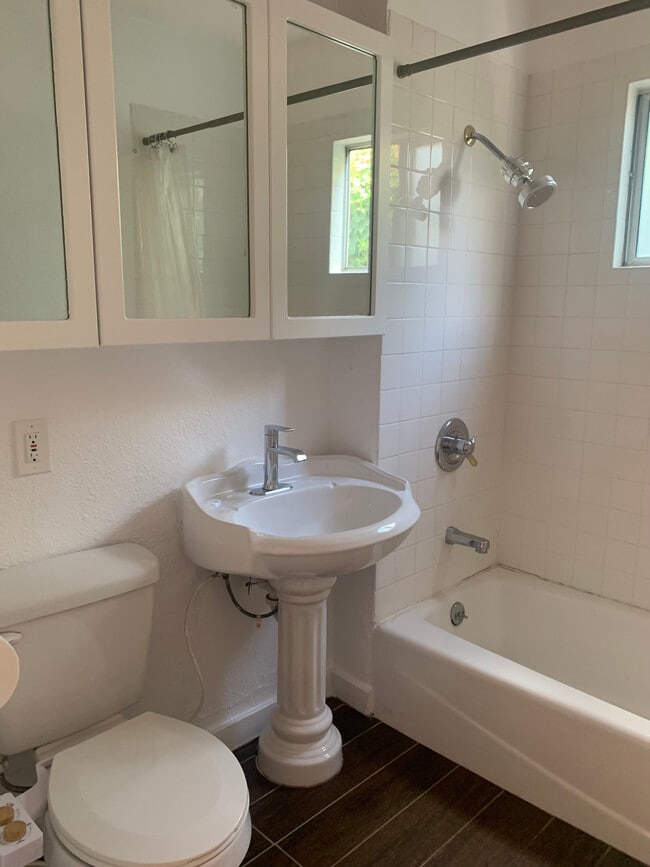 Bathroom - 2499 Silver Ridge Ave