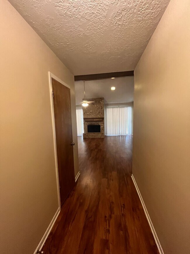 Building Photo - Great 3/2 House for Lease