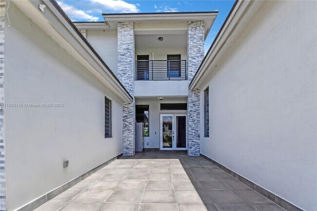 Building Photo - 15846 SW 49th St