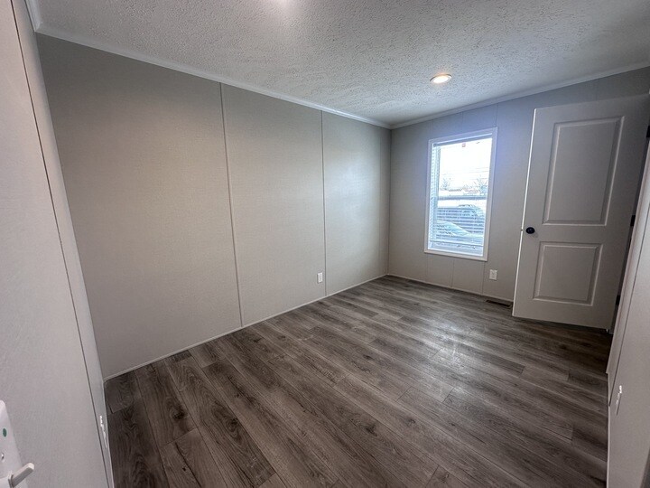 Building Photo - 29638 Danbury Ct