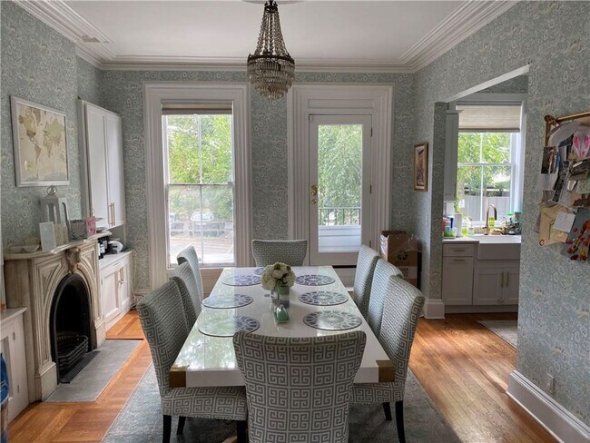 Building Photo - 40 Trumbull St