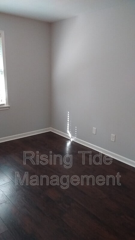 Building Photo - 508 Wood Terrace NE