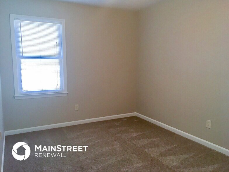 Building Photo - 4631 Candlewyck Way