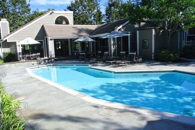 Building Photo - Downstairs Condo in the Shadowridge Aspens Community!~ Shadowridge