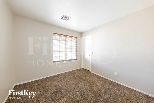 Building Photo - 12807 W Voltaire Ave