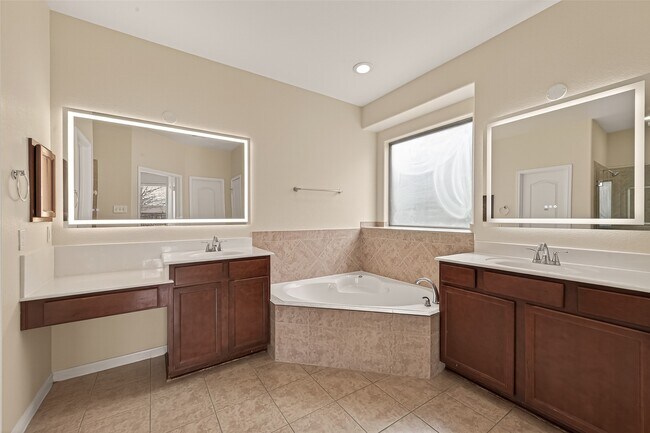 Building Photo - 24410 N Tide Bay Cir