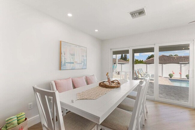 Building Photo - 685 N Barfield Dr