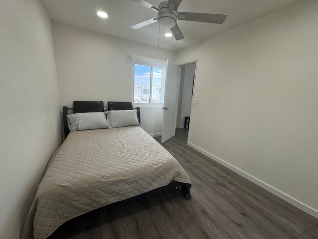 Building Photo - 48728 Desert Flower Dr