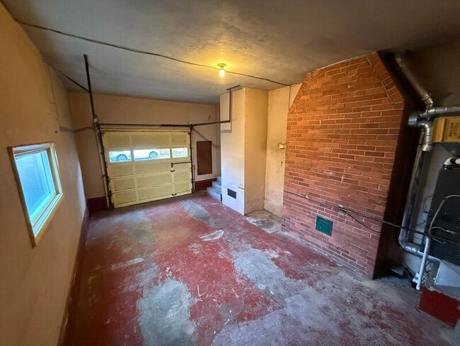 Building Photo - 595 18th St NE