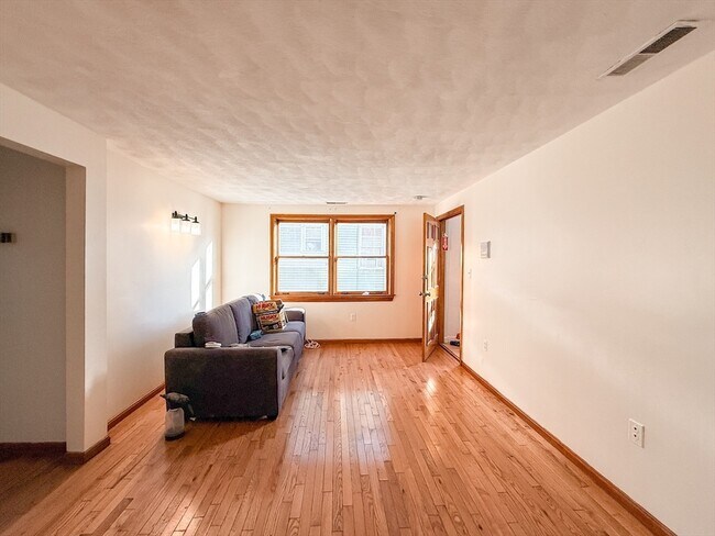 Building Photo - 202 Bremen St