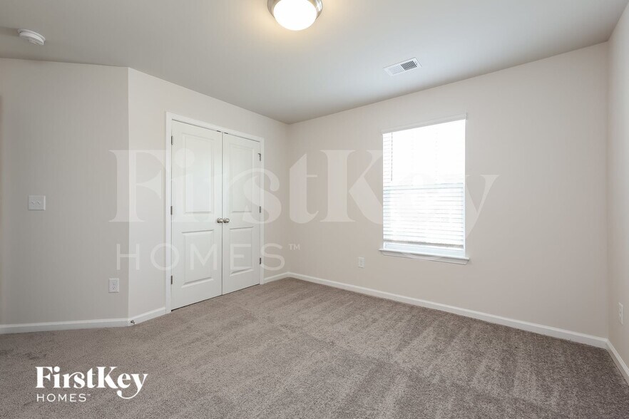 Building Photo - 705 Ridgemoor Trl