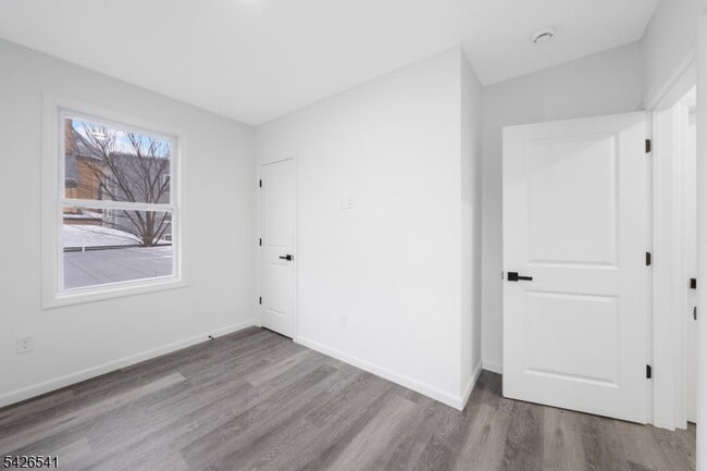 Building Photo - 324 Second St