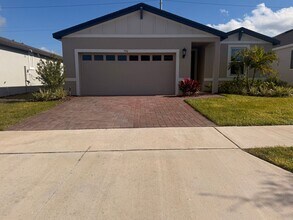 Building Photo - Stunning Eden Hills Home