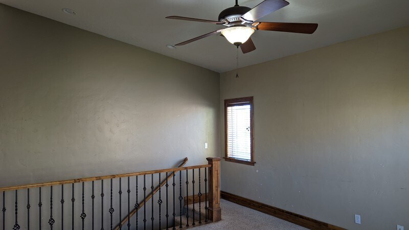 Building Photo - 695 Crystal Dr