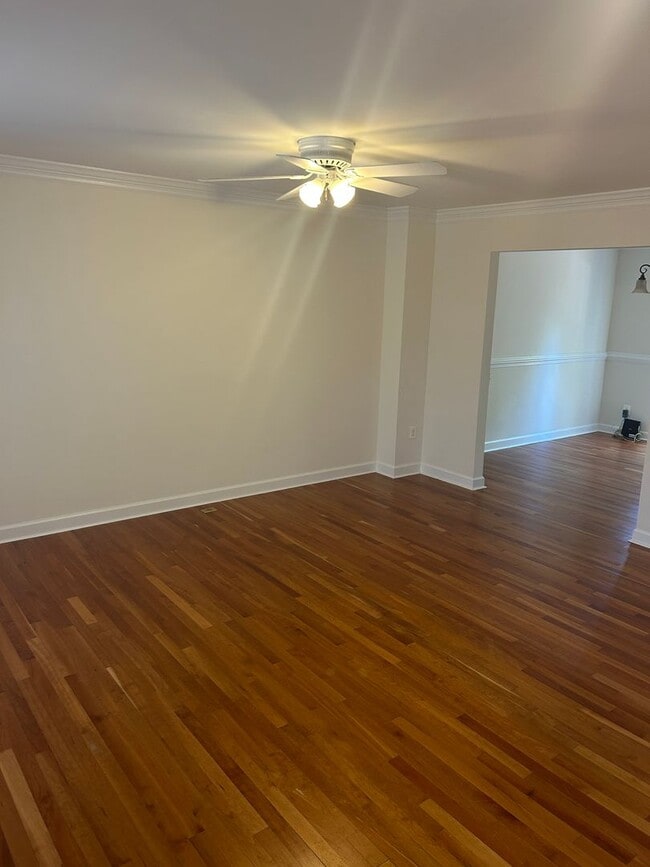 Building Photo - Potomac Chase Townhouse For Lease