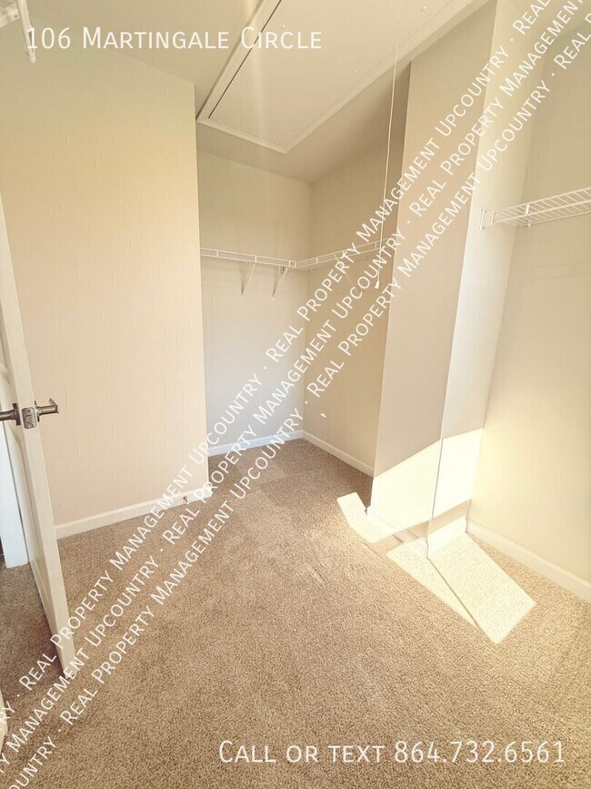 Building Photo - 106 Martingale Cir