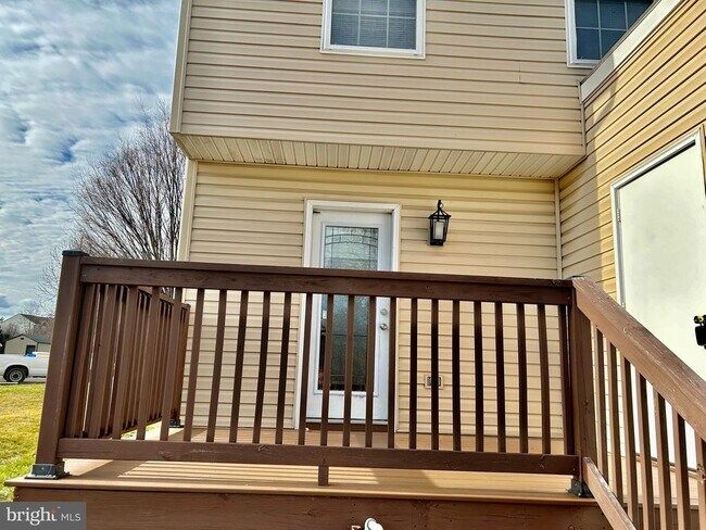 Building Photo - 140 Lexington Ct