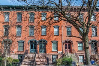 Building Photo - 146 Sussex St