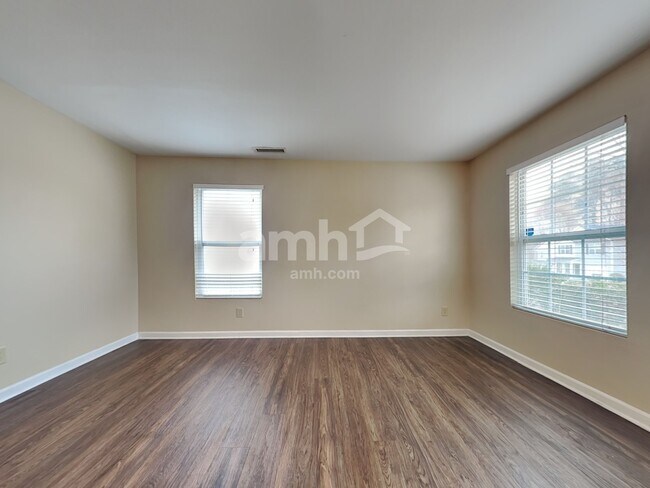 Building Photo - 911 Swearngan Ridge Ct