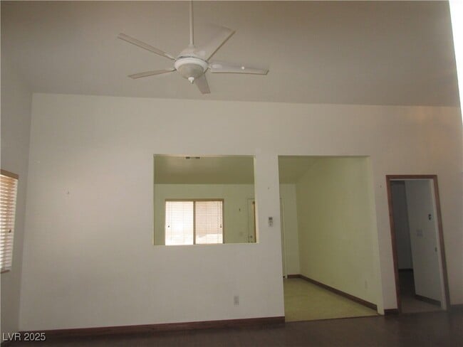 Building Photo - 1009 Harp Way