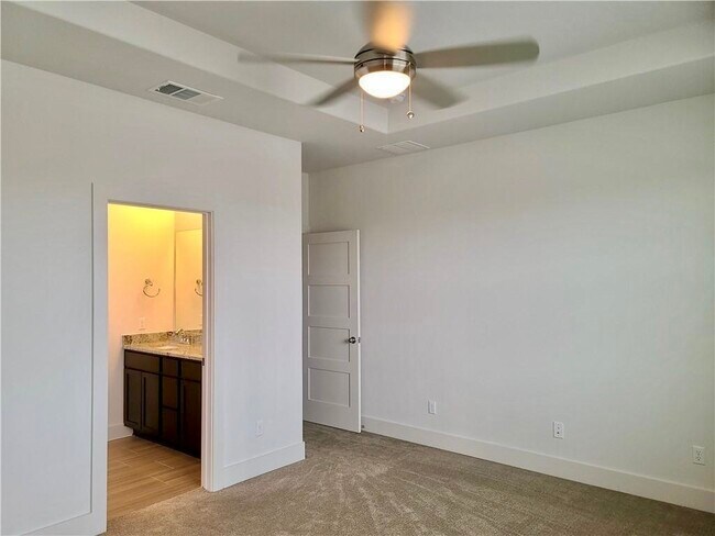 Building Photo - 1265 Summerbrooke Cir