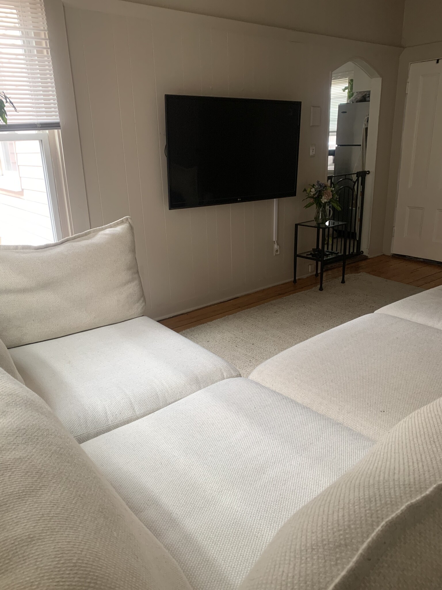 Living room - 30 Gardner St